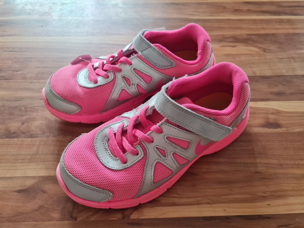 Nike Sportschuhe, Gr. 35, Secondhand