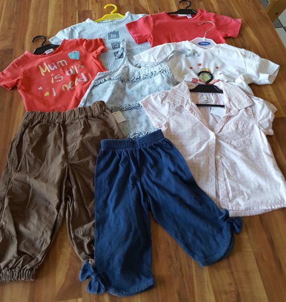Mädchen Sommer Set (T-Shirts, Bluse, Kleid, Hosen) Gr. 80, Secondhand