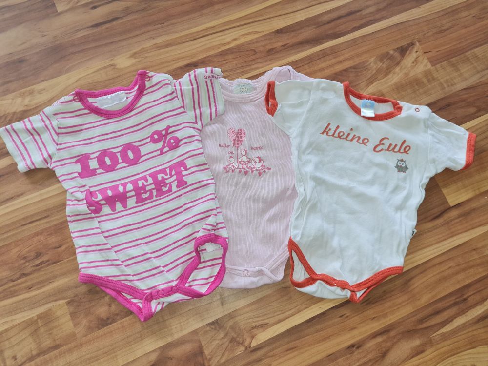 3 Kurzarm-Bodies für Mädchen, Gr. 50/56, Secondhand