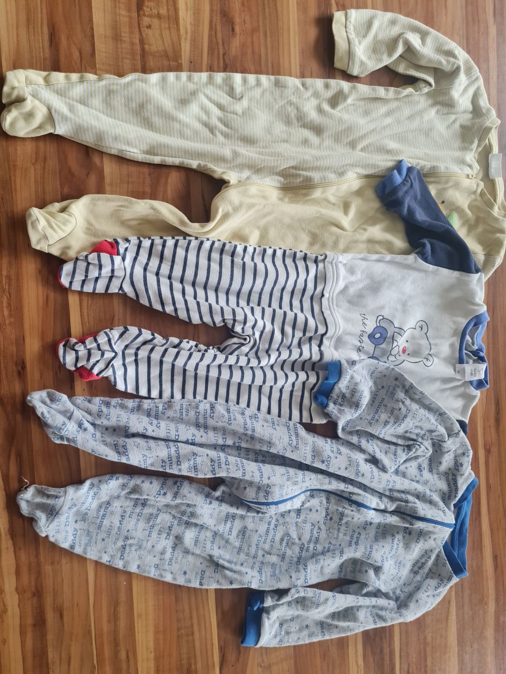 3 Schlafanzüge für Jungen, Gr. 80, Secondhand