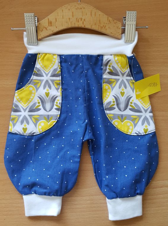 Selbstgenähte Hose "Punkte", Gr. 56, Neuware