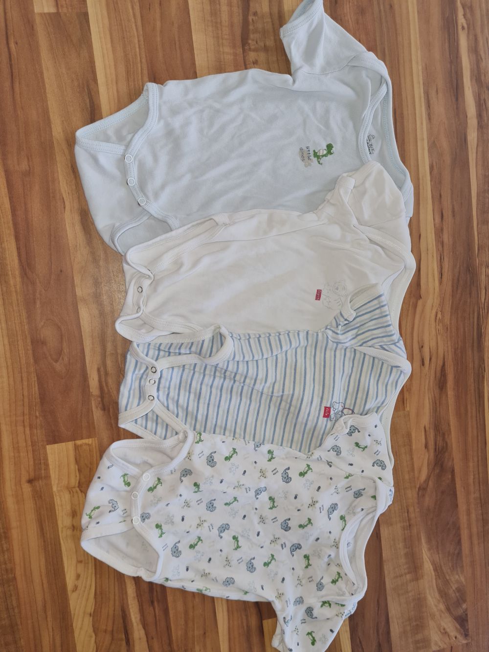 4 Kurzarmbodys mit Tiermotiven, Gr. 62/68, Secondhand