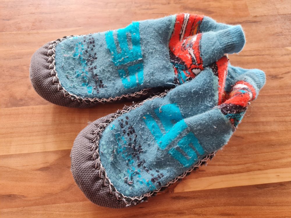Hüttenschuhe / Hausschuhe "Cars", Gr. 23, Secondhand
