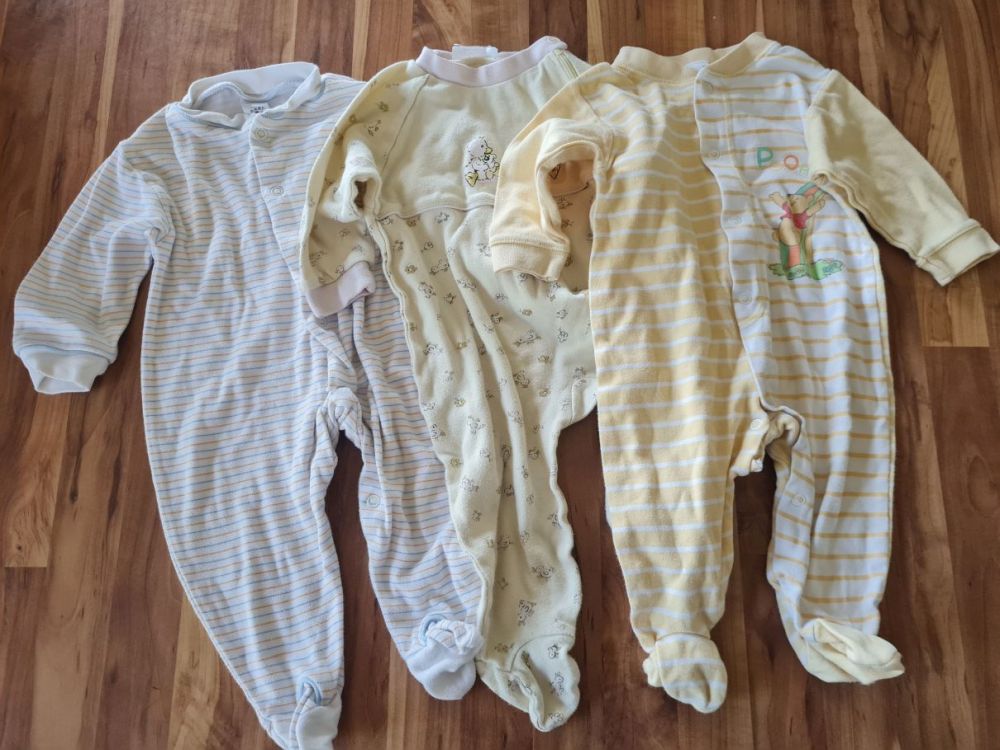 3 Schlafanzüge, Gr. 62/68, Secondhand