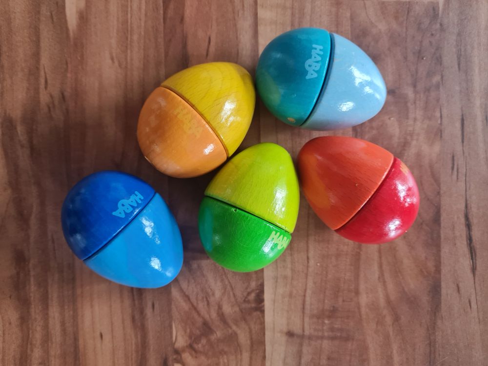 HABA Musikeier – 5 Bunte Rasseleier aus Holz zur musikalischen Frühförderung für Babys & Kleinkinder ab 2 Jahren, Secondhand