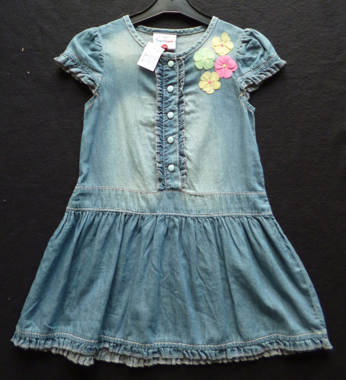 Hübsches Kleid mit Blüten-Applikation, Gr. 104, Neuware