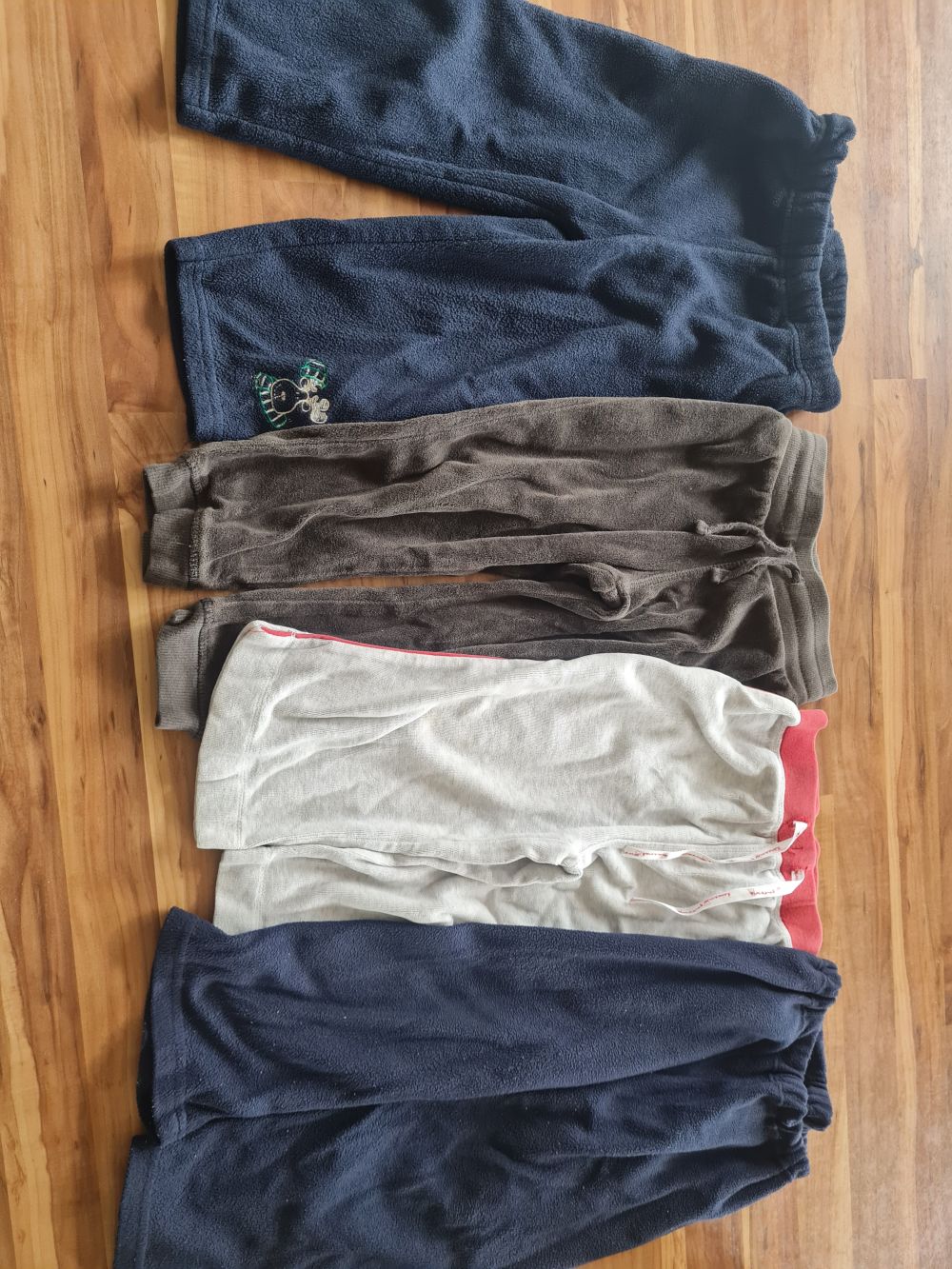 4 Hosen für Jungen, Gr. 86, Fleece- und Nickiqualität,  Secondhand