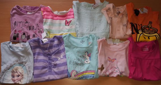 10 T-Shirts für Mädchen, Gr. 122, Secondhand